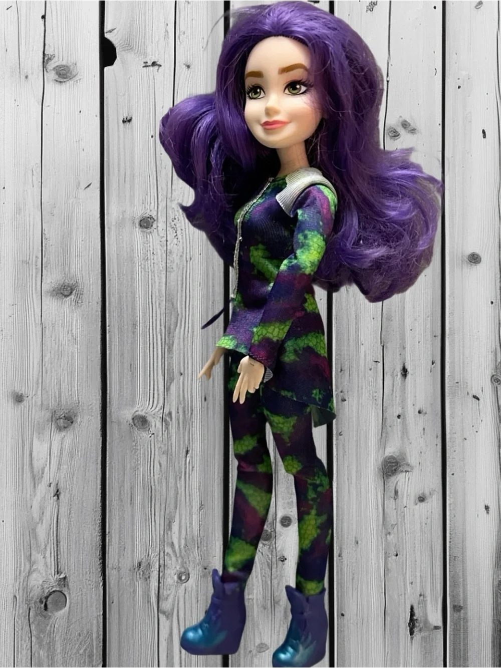 Disney Descendants Mal Purple & Green Fashion Doll with Patterned Outfit
